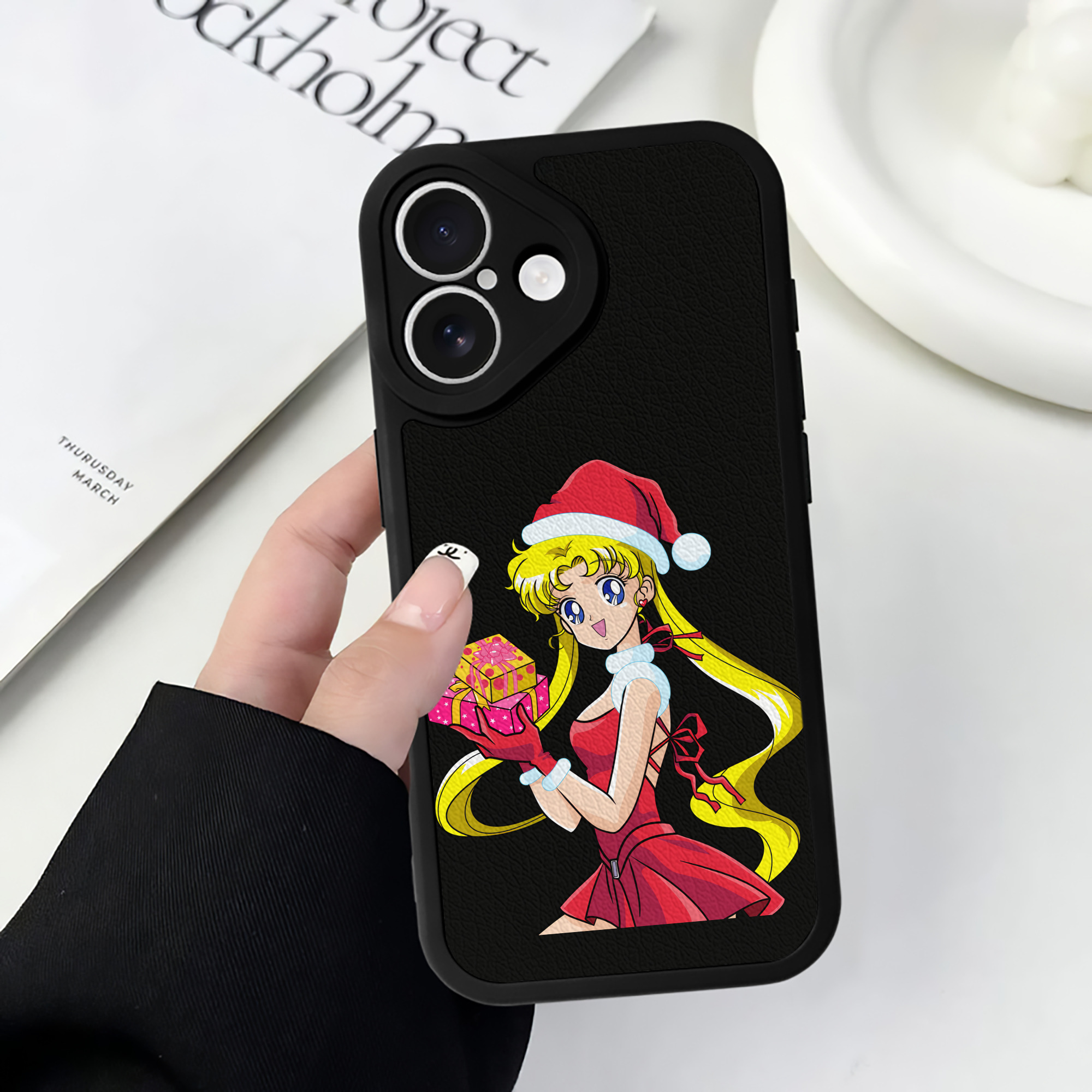 （画像用） 美少女戦士セーラームーン 月野 うさぎ つきの うさぎ Sailor Moon Tsukino Usagi 【iPhone 16シリーズ対応】シリコンスマホケース（レザー調） 材質：シリコン